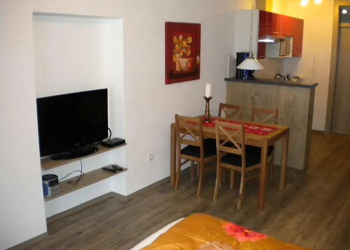 Romantik Lehrberg Guest house 3*