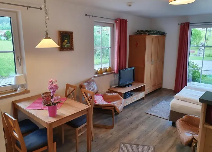 Guest house Romantik Lehrberg 3*