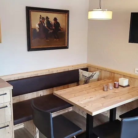 Romantik Lehrberg 셍트쟈콥인하우스