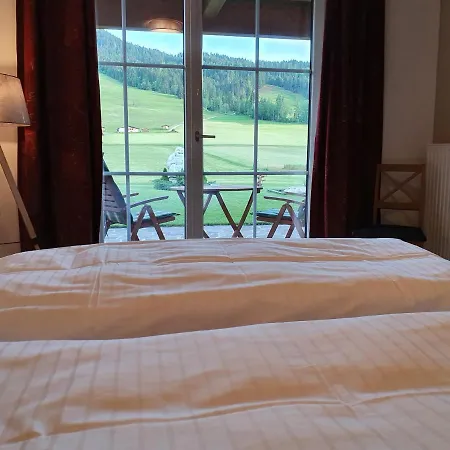 Romantik Lehrberg 3* 셍트쟈콥인하우스